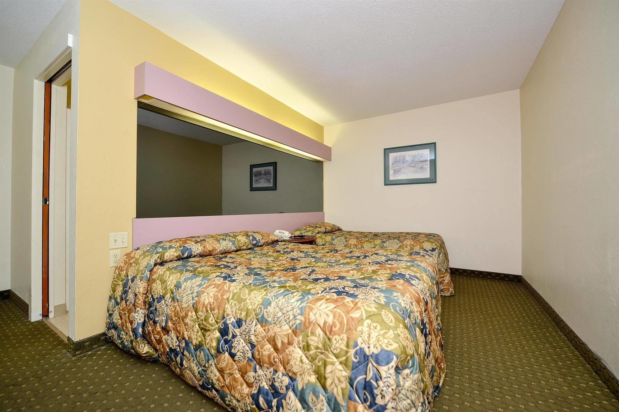 Americas Best Value Inn - Восток Сиракьюс Номер фото